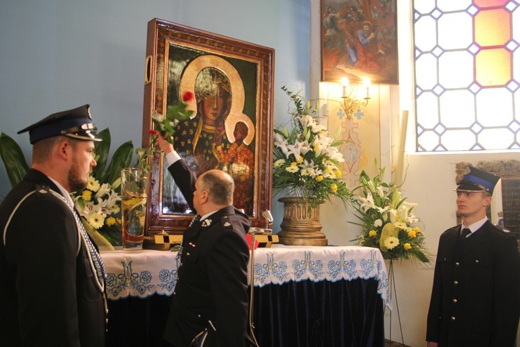 Powitanie ikony MB Częstochowskiej w Dzierzbicach