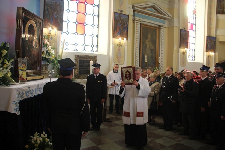 Powitanie ikony MB Częstochowskiej w Dzierzbicach