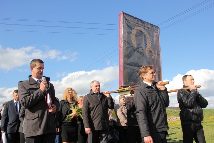 Powitanie ikony MB Częstochowskiej w Dzierzbicach