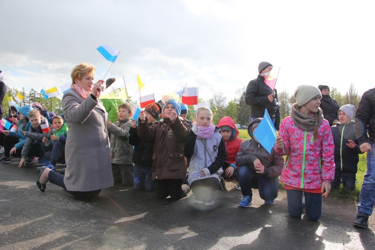 Powitanie ikony MB Częstochowskiej w Dzierzbicach