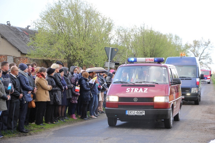 Powitanie ikony MB Częstochowskiej w Dzierzbicach