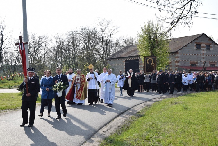 Powitanie ikony MB Częstochowskiej w parafii Sobótka