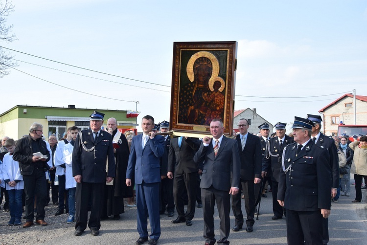 Powitanie ikony MB Częstochowskiej w parafii Sobótka