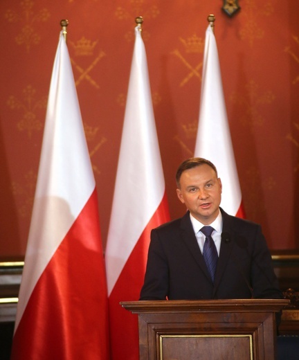 Andrzej Duda odznaczył działaczy i współpracowników SKS