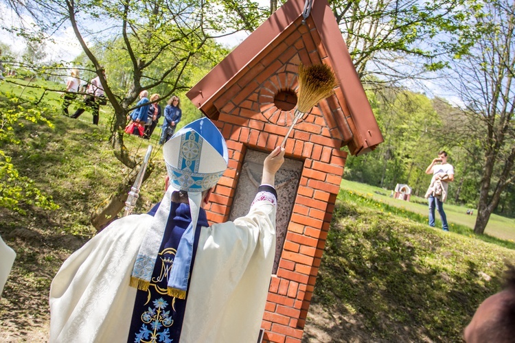 Poświęcenie kapliczek w Gietrzwałdzie