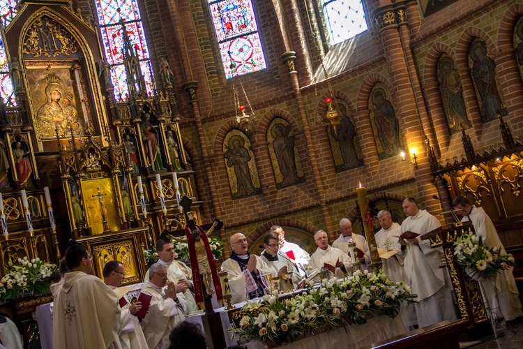 Poświęcenie kapliczek w Gietrzwałdzie