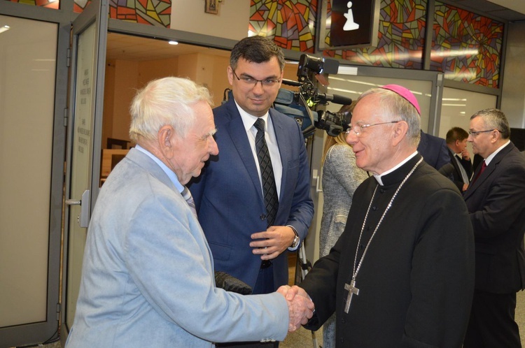 Abp Marek Jędraszewski w Kraków Airport 