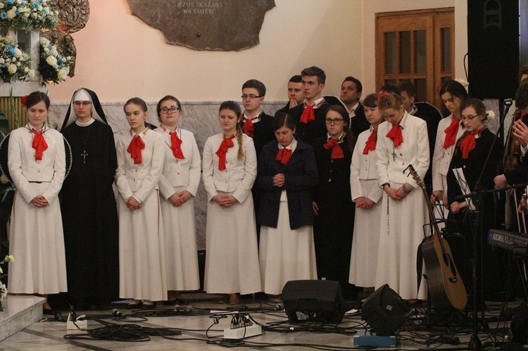 100.rocznica objawień fatimskich w parafii Matki Bożej Fatimskiej w Lublinie