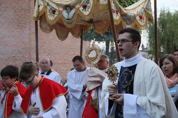 100.rocznica objawień fatimskich w parafii Matki Bożej Fatimskiej w Lublinie