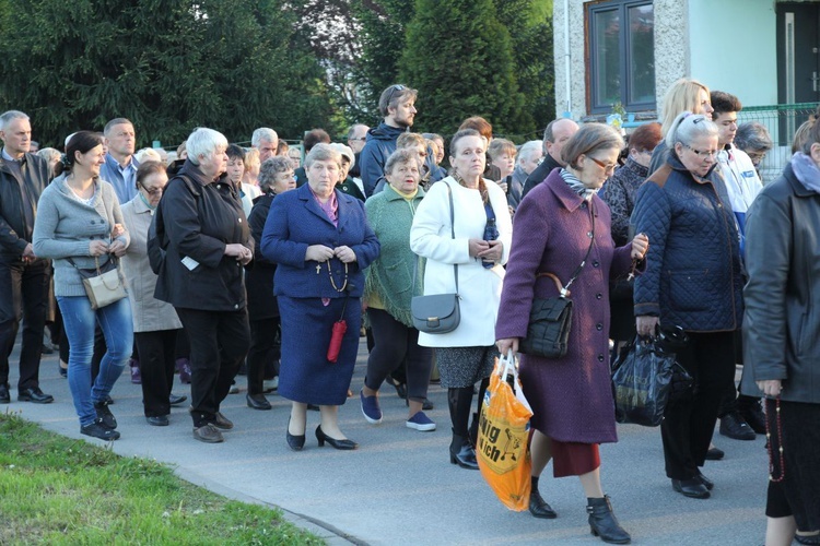 Komorowice Obszary - zawierzenie diecezji Sercu Maryi - cz. 1