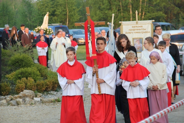 Bierzmowanie i błogosławienie dzwonów u MB Fatimskiej w Piotrowicach