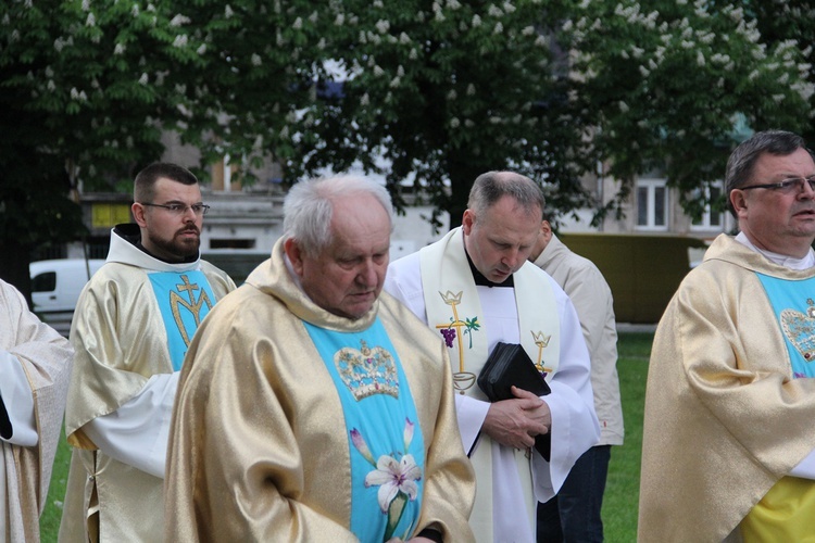 Nabożństwo fatimskie i instalacja relikwii św. Hiacynty i św. Franciszka