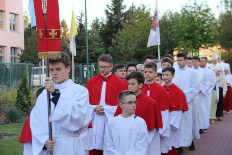 Nabożeństwo Fatimskie w parafii Jezusa Chrystusa Króla Wszechświata w Rawie Maz. 