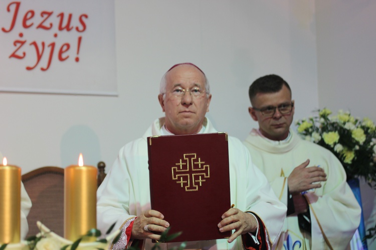 Nabożeństwo Fatimskie w parafii Jezusa Chrystusa Króla Wszechświata w Rawie Maz. 