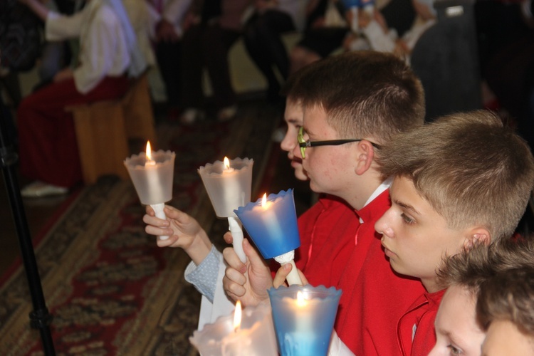 Nabożeństwo Fatimskie w parafii Jezusa Chrystusa Króla Wszechświata w Rawie Maz. 