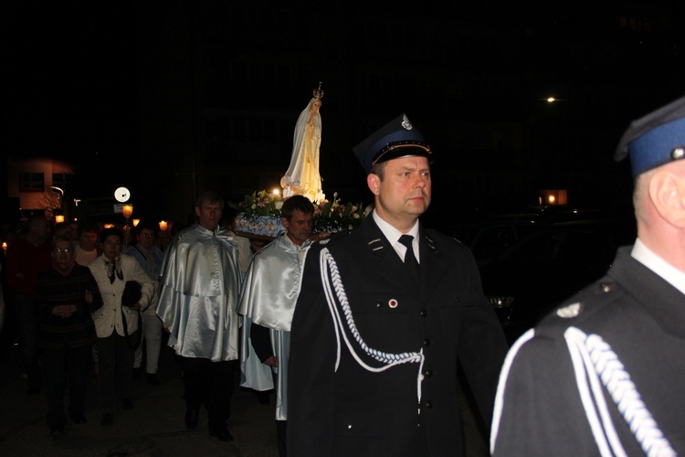 Nabożeństwo Fatimskie w parafii Jezusa Chrystusa Króla Wszechświata w Rawie Maz. 