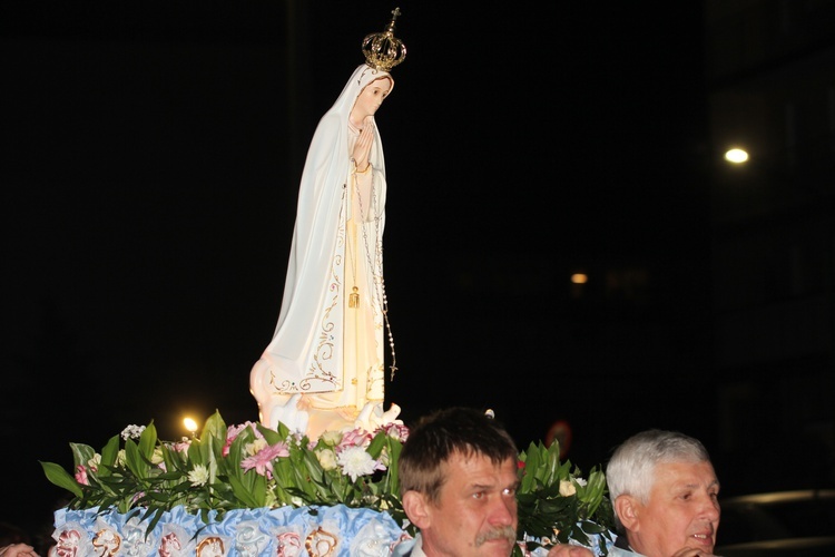 Nabożeństwo Fatimskie w parafii Jezusa Chrystusa Króla Wszechświata w Rawie Maz. 