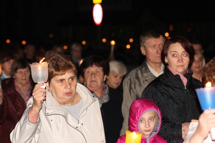 Nabożeństwo Fatimskie w parafii Jezusa Chrystusa Króla Wszechświata w Rawie Maz. 