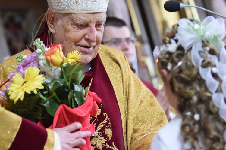 I komunii św. w Strzegomiu udzielił kardynał