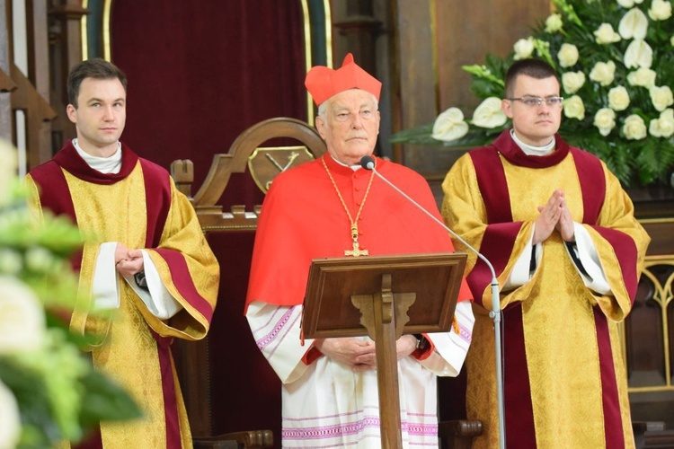 I komunii św. w Strzegomiu udzielił kardynał