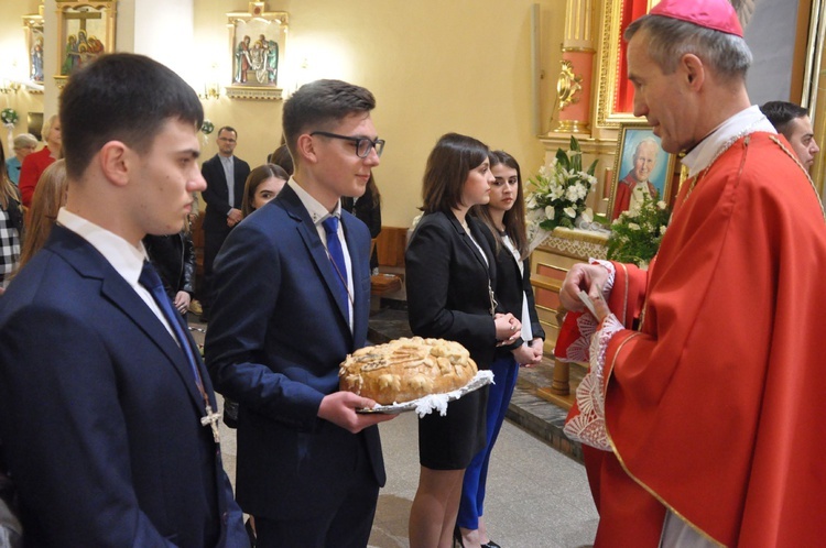 Bierzmowanie w Łęgu Tarnowskim