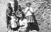 Maria Quattrocchi  z czworgiem swoich dzieci