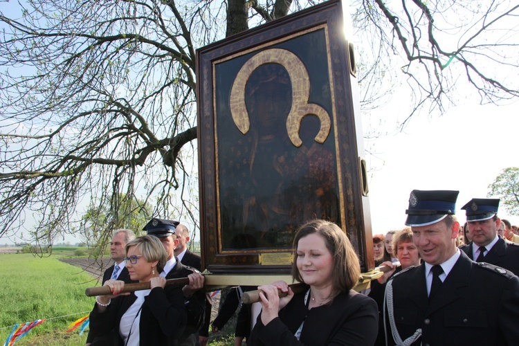 Powitanie ikony MB Częstochowskiej w Błoniu