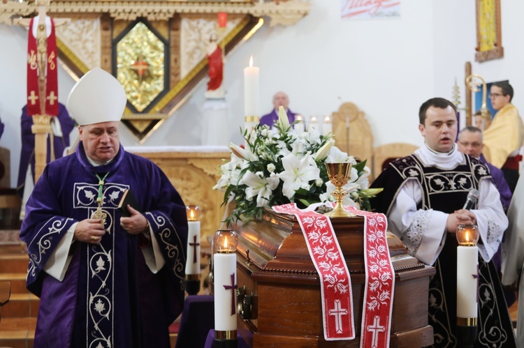 Pogrzeb śp. ks. kan. Borysa Kroczka na Trzycatku