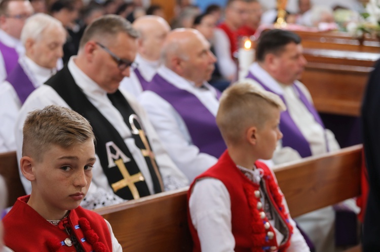 Pogrzeb śp. ks. kan. Borysa Kroczka na Trzycatku