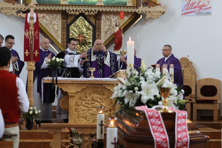 Pogrzeb śp. ks. kan. Borysa Kroczka na Trzycatku