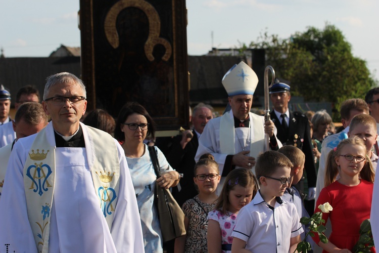 Powitanie ikony MB Częstochowskiej w Leźnicy Małej