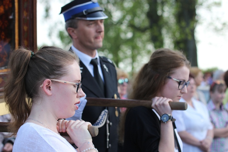 Powitanie ikony MB Częstochowskiej w Leźnicy Małej