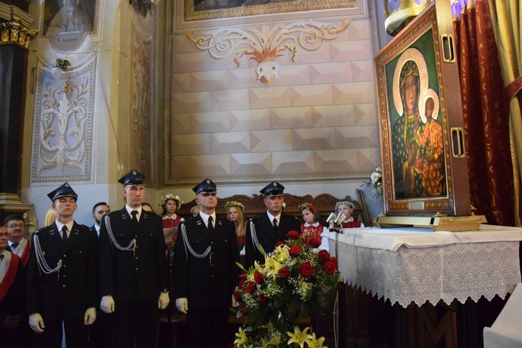 Powitanie ikony MB Częstochowskiej w parafii św. Andrzeja Apostoła w Łęczycy