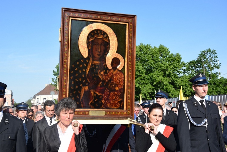 Powitanie ikony MB Częstochowskiej w parafii św. Andrzeja Apostoła w Łęczycy