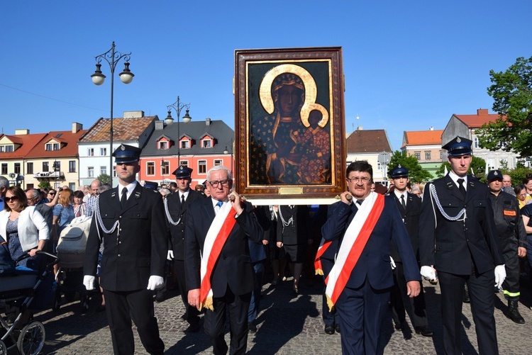 Powitanie ikony MB Częstochowskiej w parafii św. Andrzeja Apostoła w Łęczycy