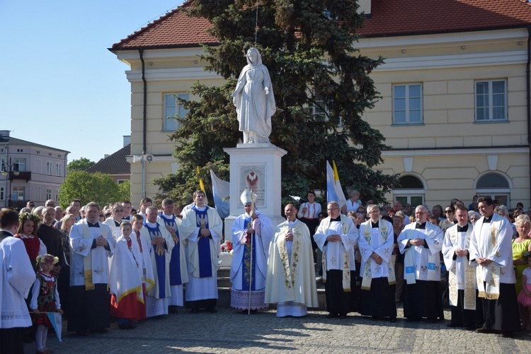 Powitanie ikony MB Częstochowskiej w parafii św. Andrzeja Apostoła w Łęczycy