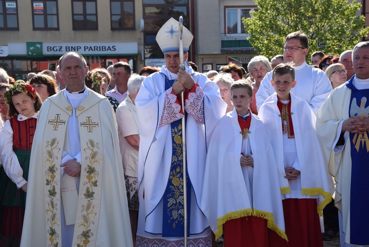 Powitanie ikony MB Częstochowskiej w parafii św. Andrzeja Apostoła w Łęczycy