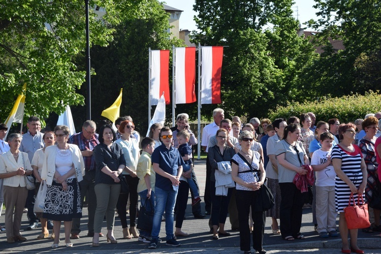 Powitanie ikony MB Częstochowskiej w parafii św. Andrzeja Apostoła w Łęczycy