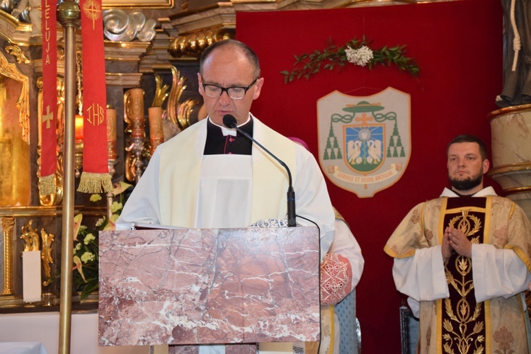 Powitanie ikony MB Częstochowskiej w parafii Niepokalanego Poczęcia NMP w Łęczycy