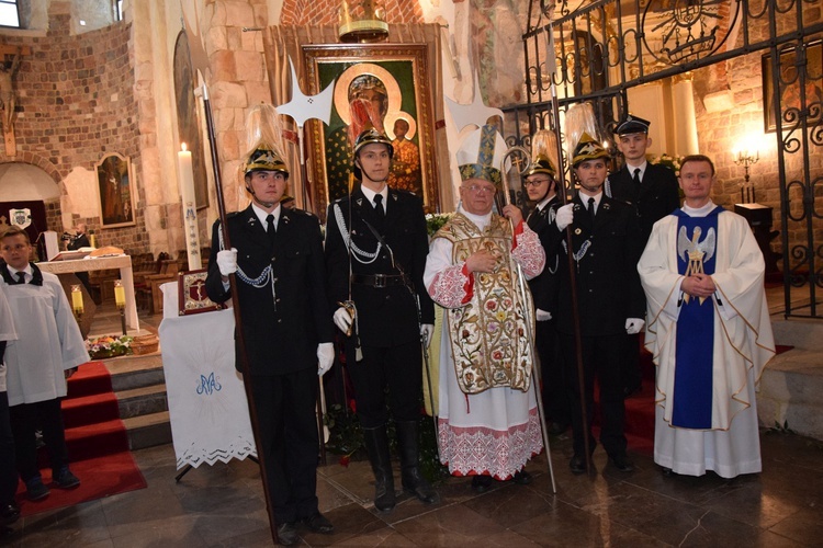 Powitanie ikony MB Częstochowskiej w Tumie