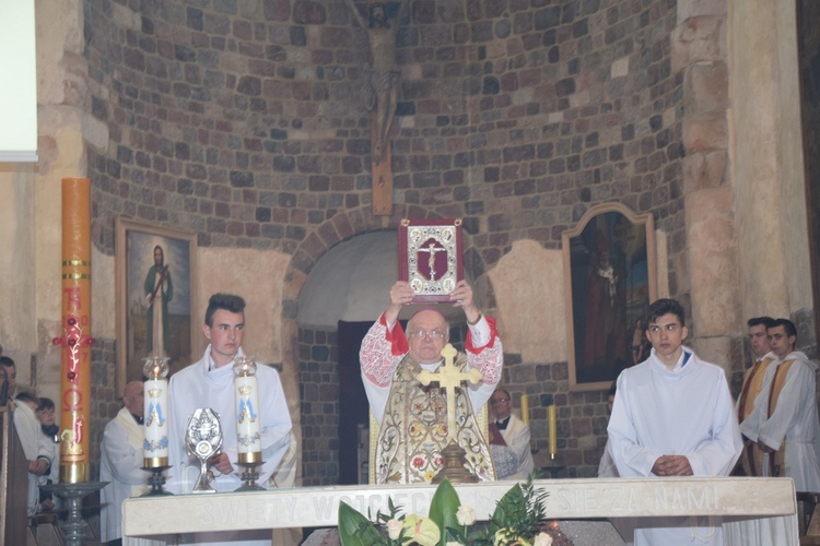 Powitanie ikony MB Częstochowskiej w Tumie