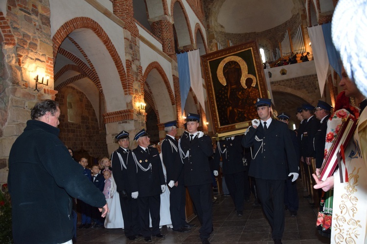 Powitanie ikony MB Częstochowskiej w Tumie