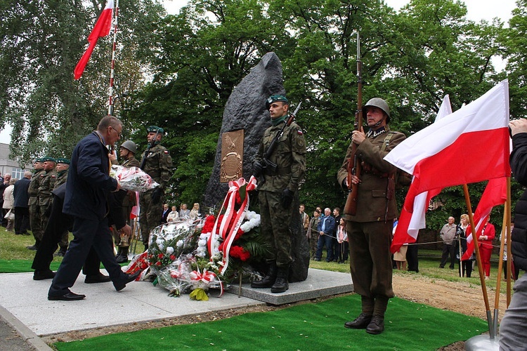 Pomnik Żołnierzy Wyklętych w Dzierżoniowie