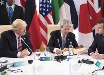 Doradca Trumpa na G7: USA wykluczają złagodzenie sankcji wobec Rosji