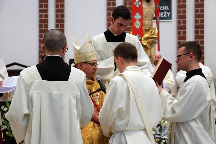 Święcenia kapłańskie u salezjanów 2017