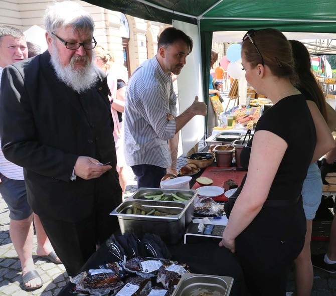 Pszczoły na dachu Teatru im. Słowackiego