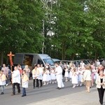 Powitanie ikony MB Częstochowskiej w parafii św. Maksymiliana w Głownie