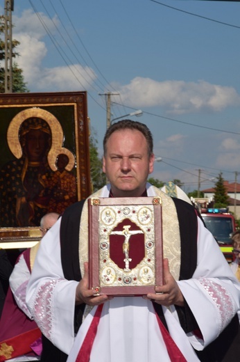 Powitanie ikony MB Częstochowskiej w parafii św. Maksymiliana w Głownie