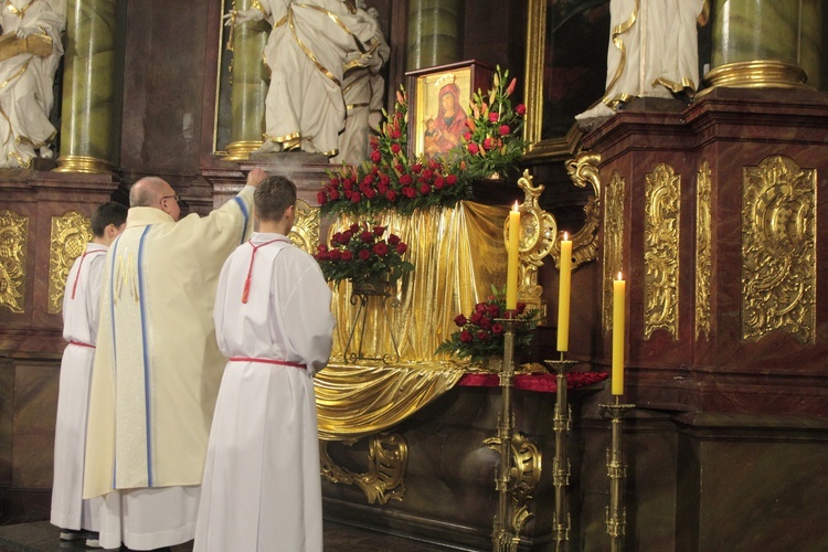 Matka już w katedrze