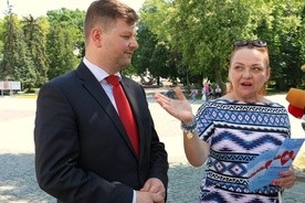 Do udziału w pikniku zapraszają Beata Drozdowska i Jerzy Zawodnik